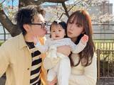 「「家族写真尊い」人気女性YouTuber、イケメン夫＆娘との家族ショット公開！ 「だいぶ大きくなったね！」」の画像1