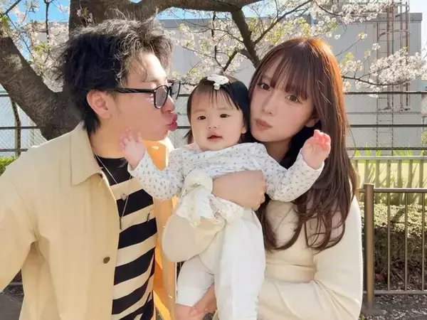 「家族写真尊い」人気女性YouTuber、イケメン夫＆娘との家族ショット公開！ 「だいぶ大きくなったね！」