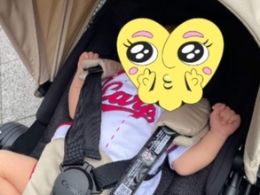 「手脚長い!!」アンガ田中、広島ユニフォーム姿の息子を公開「大きくなられた」「高身長のイケメン君に」