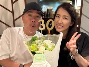 「美男美女ご夫婦」江口ともみ、夫・つまみ枝豆との入籍30周年ショット公開「めっちゃ素敵で理想のご夫婦」