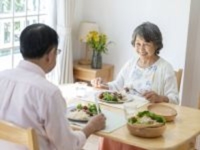 年金月26万円「妻と一緒に国内旅行、株主優待を活用して外食を楽しむ」68歳男性の老後の過ごし方