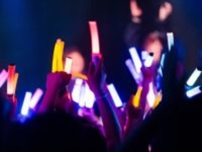 “推し友”グループLINEで悪者にされたことも……。追っかけ歴7年、58歳女性の「推し活事情」