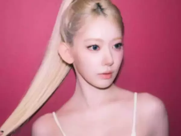 「RPGの主人公みたい」宮脇咲良、美デコルテ際立つ姿に反響！ 「ここまで仕上げてくるの、さすが」