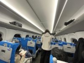 新幹線で「席を譲ってくれない」人は冷たいのか？ 飛行機はなぜ「全席指定」なのに揉めるのか？