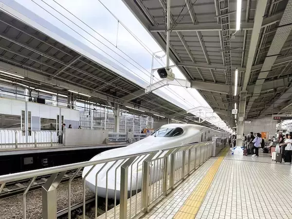 「新幹線で「席を譲ってくれない」人は冷たいのか？ 飛行機はなぜ「全席指定」なのに揉めるのか？」の画像