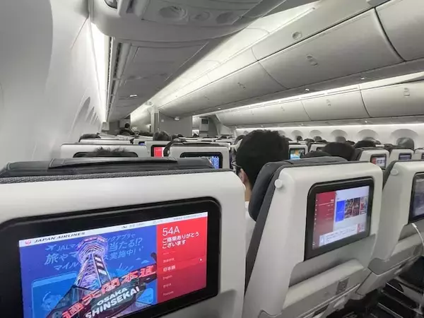 「新幹線で「席を譲ってくれない」人は冷たいのか？ 飛行機はなぜ「全席指定」なのに揉めるのか？」の画像