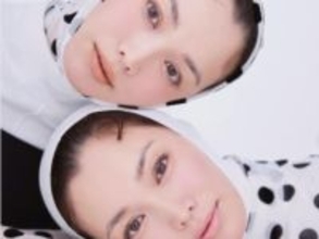 「双子のお姉さん？」蛯原友里、双子？ ショットに「これは合成なのか？」「上がユリさん？？」の声