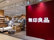 「去年から3枚目の購入」無印良品の1490円“ハイネック長袖Tシャツ”が話題。重ね着しやすい厚さに満足の声
