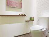 「「トイレの換気扇」はつけっぱなし？使った後だけでもいい？ 気になる「正解」と「電気代」」の画像1