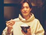 「【女性が選んだ】「手が美しいと思う30代男性俳優」ランキング！ 2位「岡田将生」を抑えた1位は？【2026年調査】」の画像1