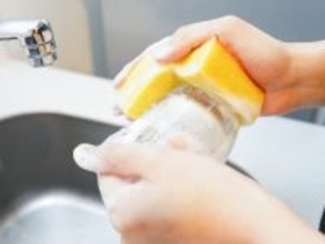 キッチンスポンジの“寿命”って？ 使い古したスポンジの「意外な使い道」11選