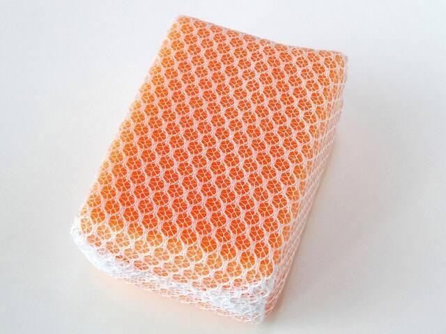 キッチンスポンジの“寿命”って？ 使い古したスポンジの「意外な使い道」11選