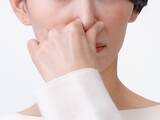「実は逆効果で臭くなる!? してはいけない口臭対策。歯科医が教える正しいケアのポイント」の画像1