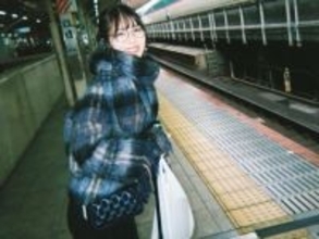 「加工なしの美しさよ」浜辺美波、プライベート旅行ショット公開！「顔小さいて」「無料でいいのですか」