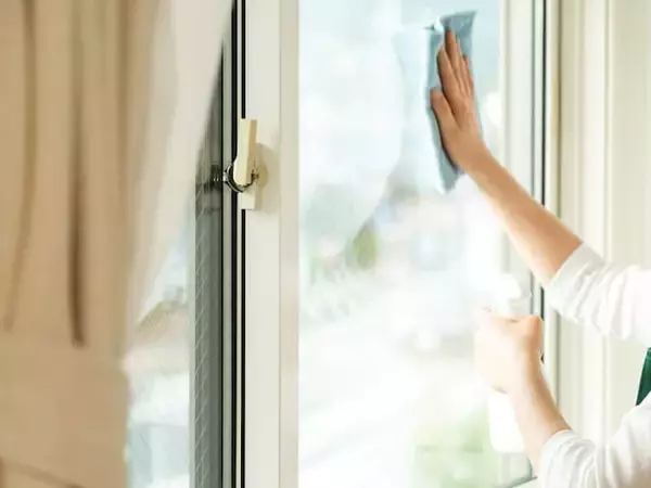 「濡れっぱなし」はNG！ 金運を大きく引き上げるために「窓＆鏡磨き」が大切な理由