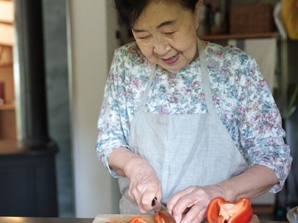 月の年金約11万円・66歳「寮管理人の仕事を住み込みで15年以上続けている」今が一番幸せな理由