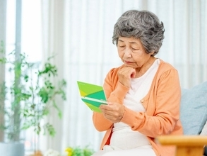 年金14万5000円「子育てと仕事の両立で投資や貯金に手が回らず」68歳女性の現役時代の後悔