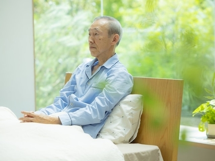 金融資産2600万円「90代の父が施設入所中だが、年金ではとても足らないようだ」68歳女性の不安