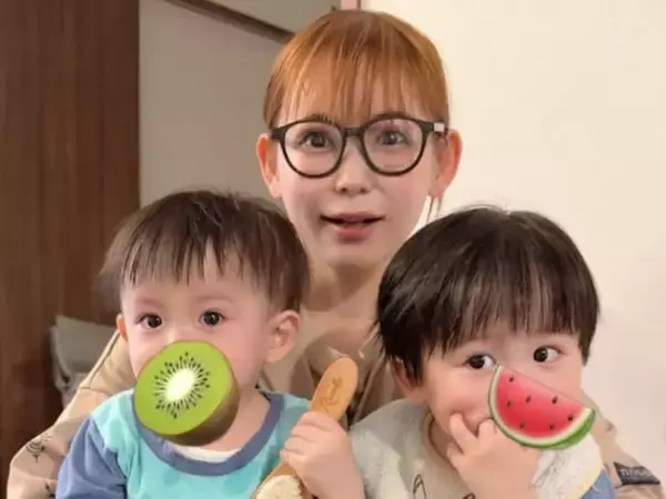 「めっちゃ痩せましたねぇ〜」中川翔子、“初ヘアカット”の双子を抱く姿に「外国人の赤ちゃんみたい」反響