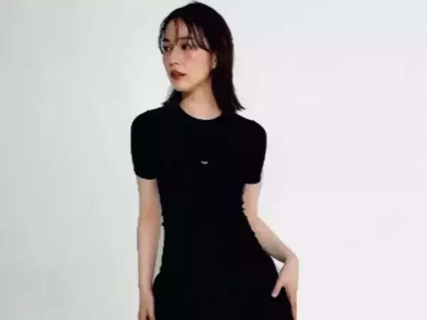 「ほっそ！」のん、ミニスカートから美脚披露！「バランスの良い抜群のスタイル」「ミニスカ似合うね」