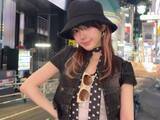 「田中れいな、変装なしで夜の渋谷に降臨！ 超ミニ丈スカートからは美脚も披露「顔ちっちゃい可愛いすぎる」」の画像1