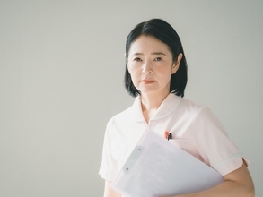 40代・看護師女性「冬ボーナスは昨年より下がって手取り30万円予想。職場は奉仕の精神が強い」