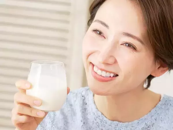 Q. 「牛乳を飲むと脳卒中リスクが上がって危険」って本当ですか？【医師が回答】