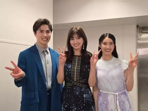 「ほんとーに美男美女」土屋太鳳、姉・炎伽＆弟・神葉との「美人3姉弟」ショット！ 「めったにない」