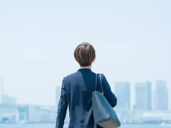 1964年生まれの女性。厚生年金に23年加入していますが、特別支給の老齢厚生年金は何歳からもらえる？