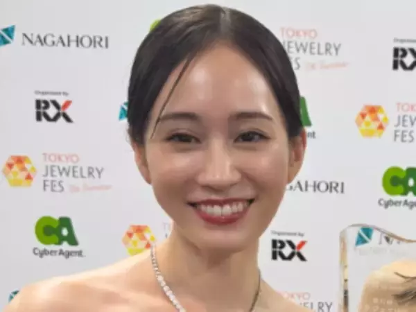 「美人姉妹だね」前田敦子、15年来の友人はあの有名俳優！ 「仲良しなの知らなかった」「15年も?!」