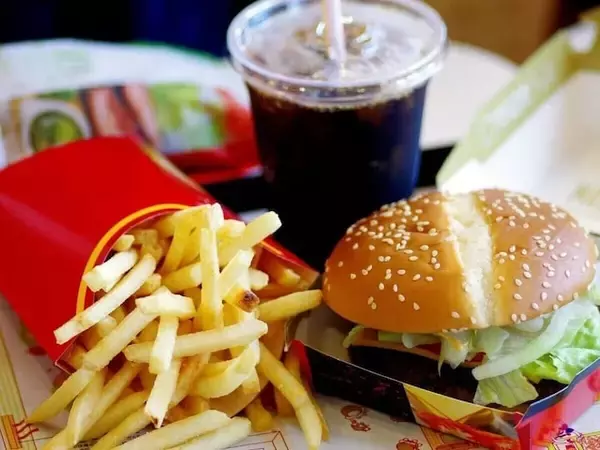 「営業時間が長いので好きな時間に食べられて家計にも優しい」59歳女性の買ってよかった株主優待