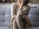 「夫の沈黙には5つの意味がある。熟年夫婦が「危ない沈黙」を見分ける方法【夫婦問題のプロが解説】」の画像1