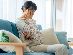 「ある程度見放されてはいる」45歳教育系アルバイト女性、貯金ほぼなし。出戻り実家暮らしのリアル
