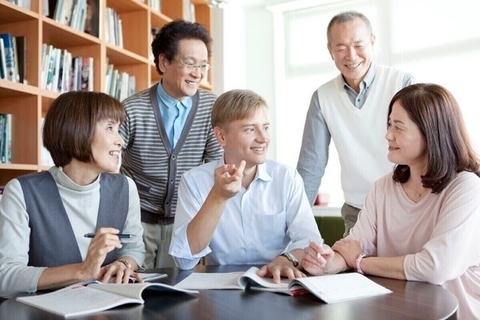 老後の孤独を避けるために！自分に合った「居場所」を探すには？