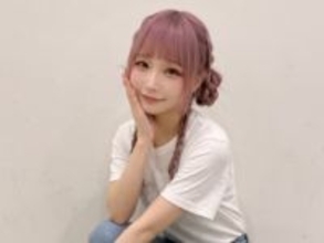 「脳バグる」2児の父の“授業参観スタイル”に「お姉ちゃんじゃないか！」「逆に目立ちそう」反響！