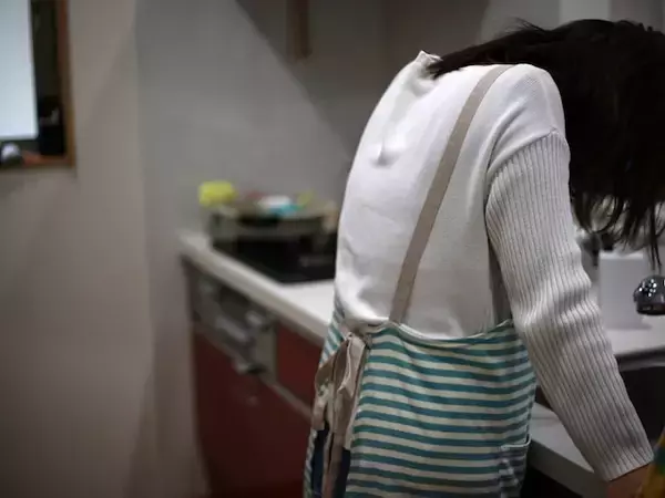 「毎月の家計がカツカツ」「料理をするのも疲れて…」世帯年収560万円・34歳女性のリアルな収支内訳