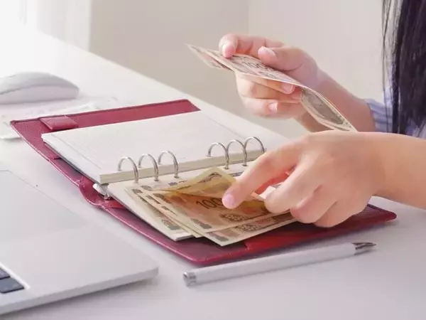 「年間10万円を超える支出が減った」世帯年収350万円・49歳女性が物価高で“真っ先に削った”出費