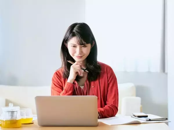 会社員は国民年金保険料を払っているのに、厚生年金保険料も払うのはなぜ？ 二重払いになりませんか？