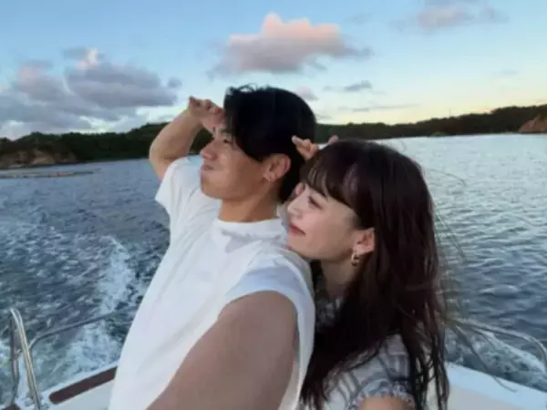 「涙出た」サッカー日本代表、炎上騒動の美人妻との幸せ家族ショットに反響！ 「最高な夫」「素敵」