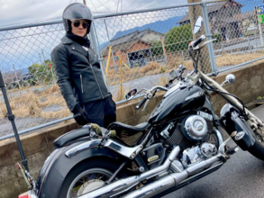 バイクが似合うと思う「SixTONESのメンバー」ランキング！ 「森本慎太郎」を僅差で抑えた1位は？