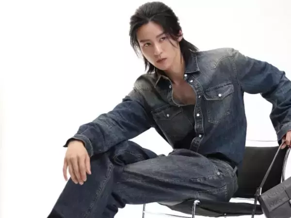 「ボタン空いてるのやばい！」目黒蓮、胸元が色っぽいモデルショット公開！ 「スタイル抜群で爆イケ」
