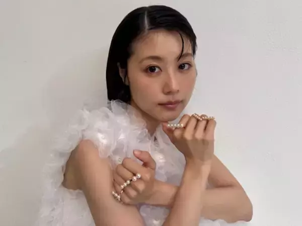 「え!?誰って思った」有村架純、ファッション誌オフショットに反響！「別人みたい」「可愛く華やか〜」