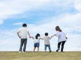 「家族で過ごせる夏休みはあと何回？ 小学生家庭の8割が選んだ「今やっておきたい体験」」の画像1