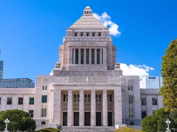 なぜフランスは27回、中国10回、米国6回で日本はゼロなのか？ 世界と比べて「特異」な日本の憲法