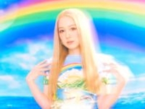 「平成リバイバル的な!?」西野カナ、NiziUとのコラボ曲ソロビジュアルを公開！ 「顔面強すぎ！」