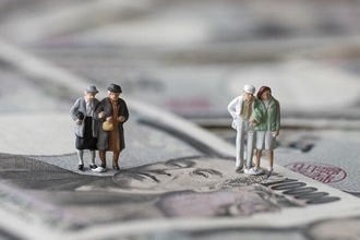 現在、生活保護を受けていますが、年金を受給すると収入になるのですか？