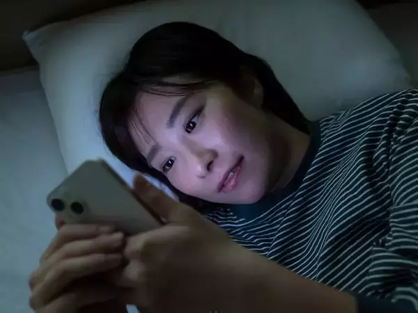 寝る前の「ご褒美スマホ」で大損してた!? 医師が教える、正しい夜の過ごし方【新常識】
