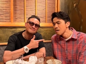 「久々の同級生コンビ」井ノ原快彦、松岡昌宏とのツーショットに反響！ 「ホッとする」「イケおじ2人」