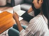 「夫の年収550万円「子どもを諦めるしかないのかも」27歳専業主婦の夫婦給与事情」の画像1