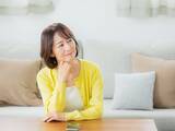「59歳一人暮らし、貯金790万円。子どもたちが独立後、貯蓄を始めたが老後資金には足らず……」の画像1